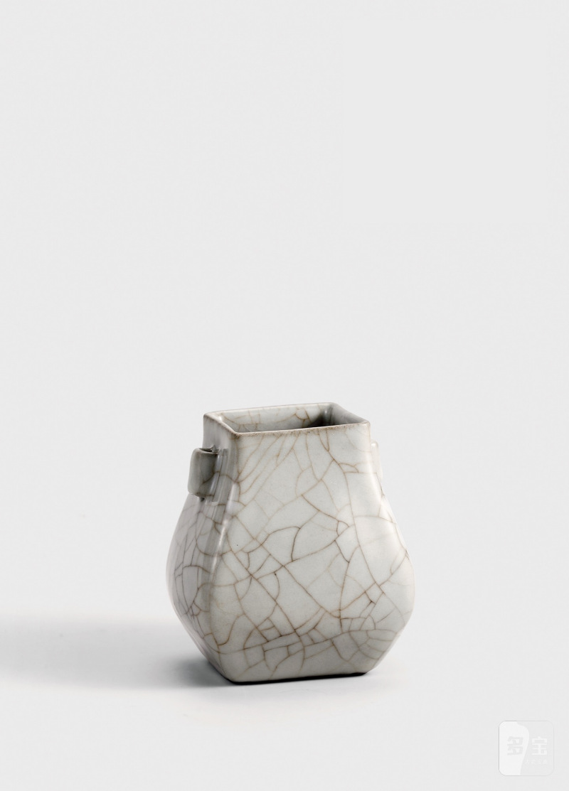 清乾隆·仿官釉小贯耳尊